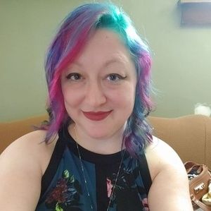 Meet your Posher, Caity